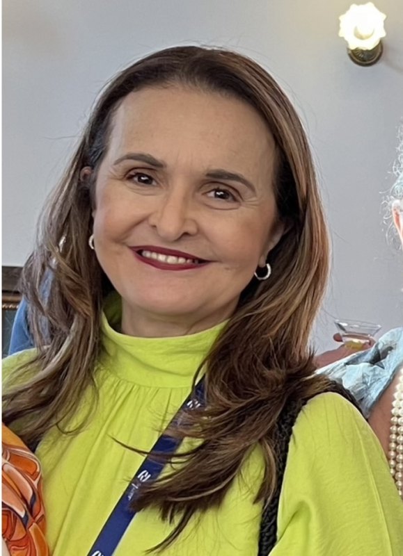 FRANCISCA REGINA OLIVEIRA CARNEIRO